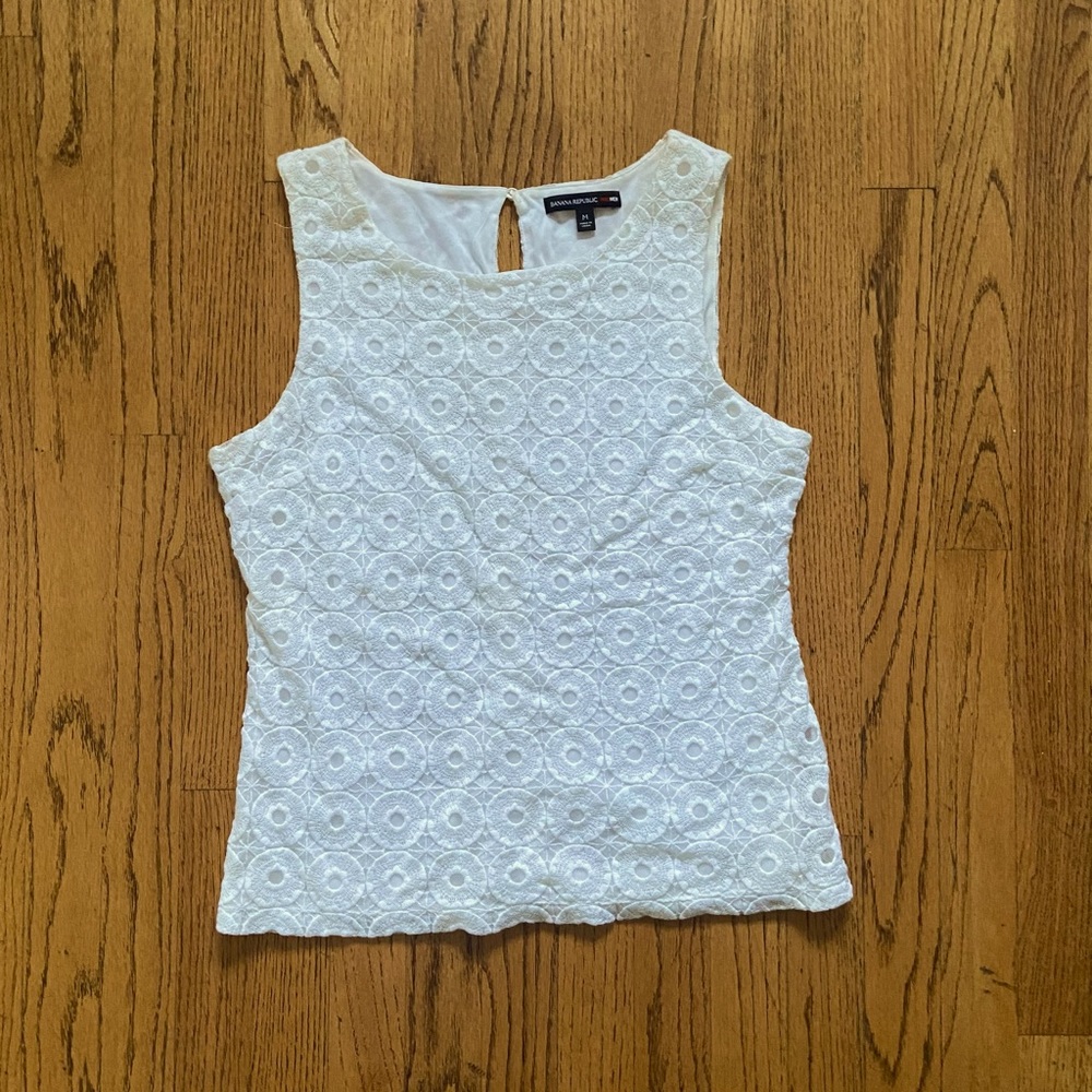 Banana Rebublic Lace Top Size M